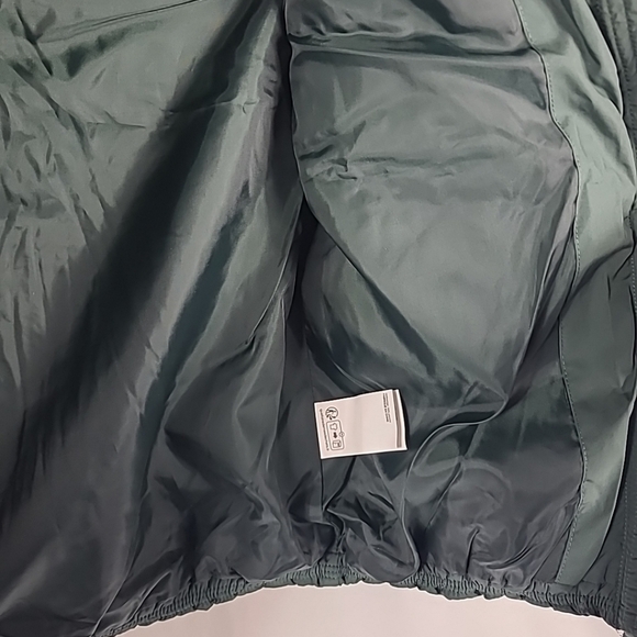 NEW Mountain Warehouse Chill Kids Green Puffer Jacket Sz 9-10 NWT - Picture 9 of 10